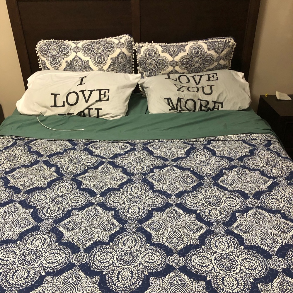 Bedroom set